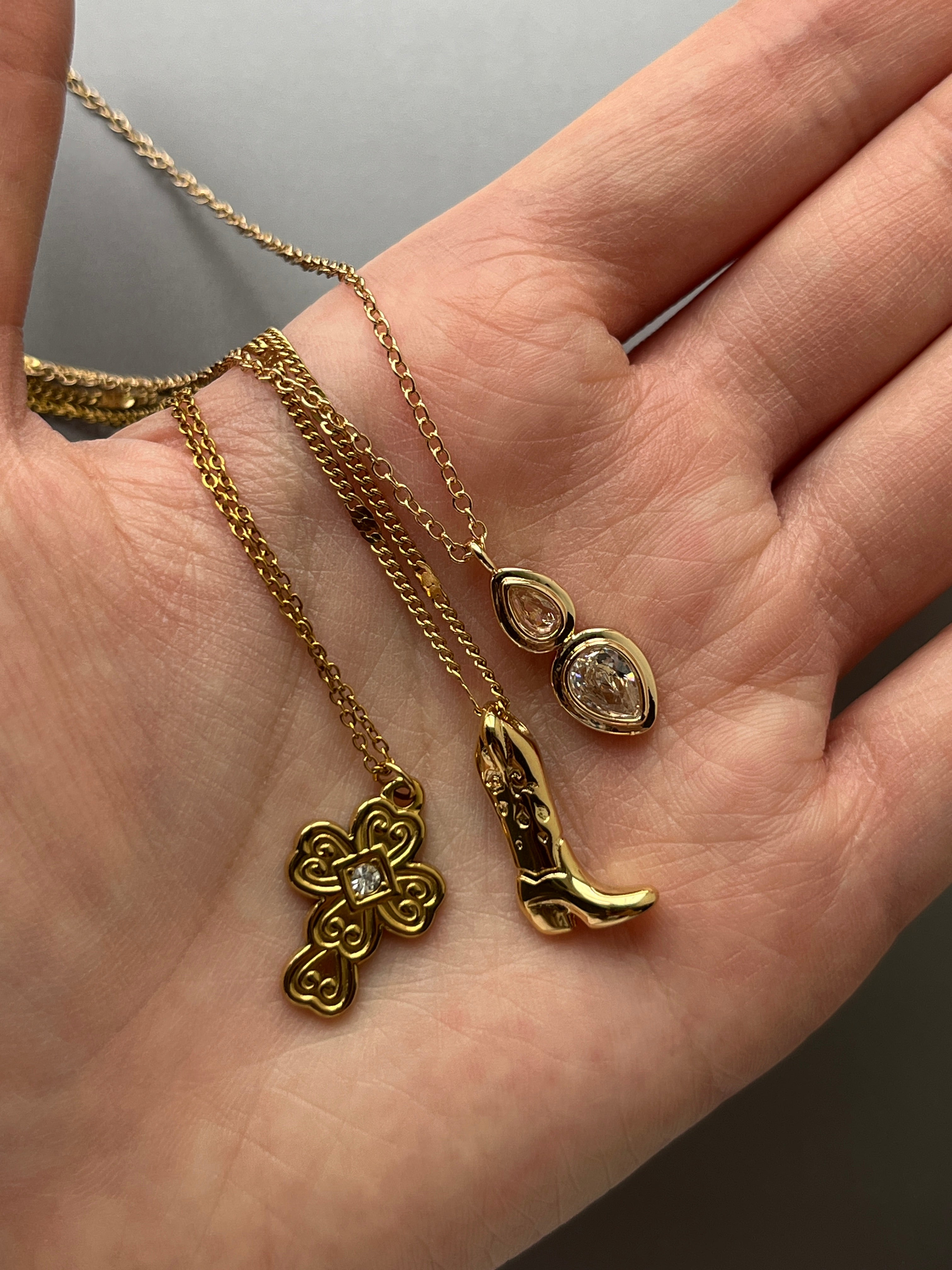 Claire Necklace